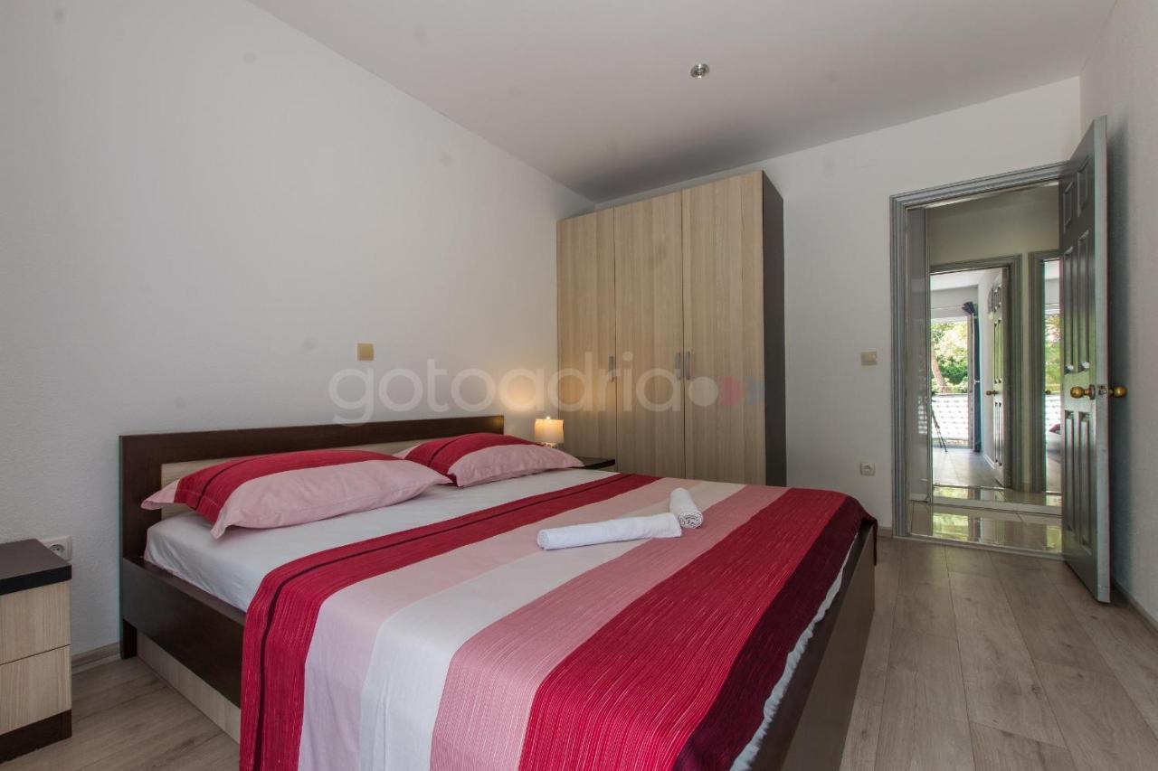 Apartment Vesna With Balcony & Free Parking Makarska Exterior foto